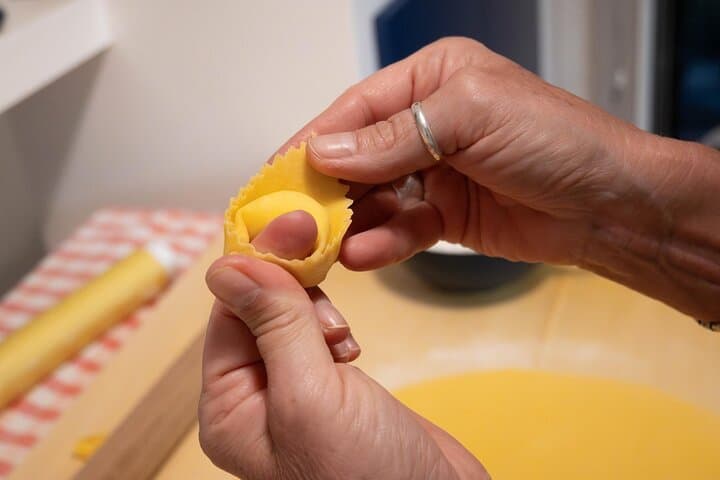 Bologna Market Tour & Cooking Class in Paola’s Garden Home