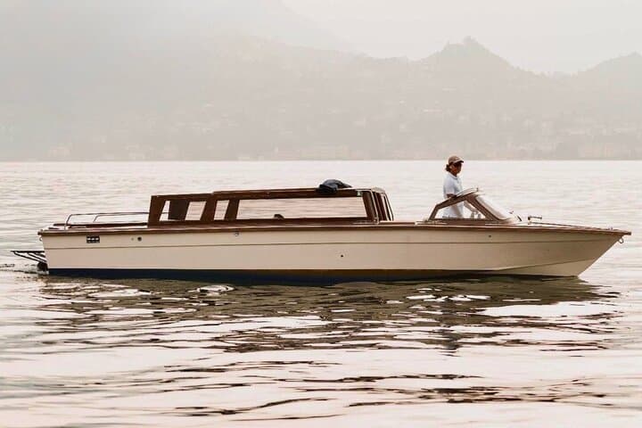 3H Guided Cruise Stop Bellagio in Classic Wooden Boat