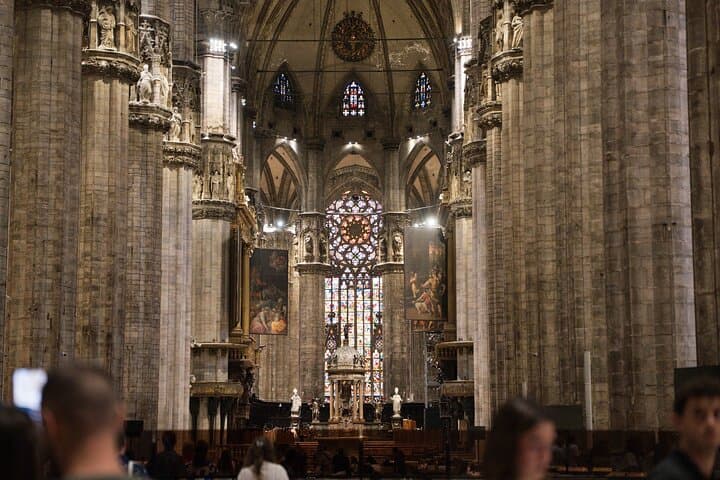 Milan Super Saver: Skip-the-Line Duomo and Rooftop Guided Tour