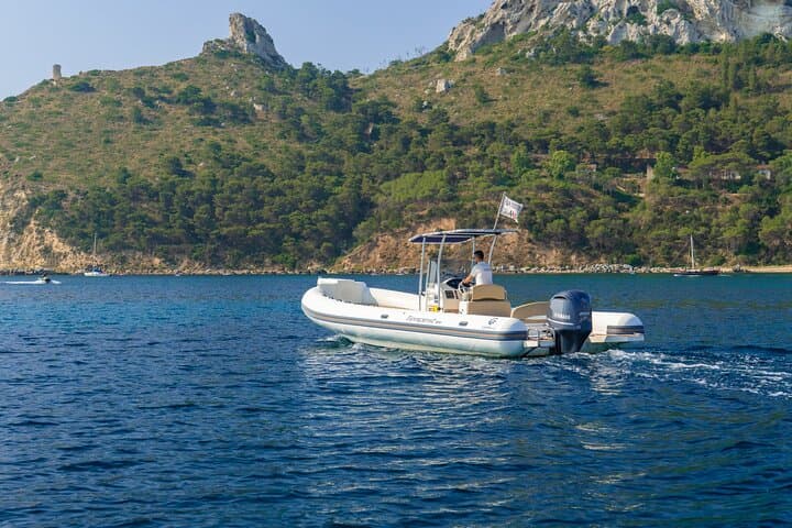 Boat excursion in Cagliari: 3 amazing hours!