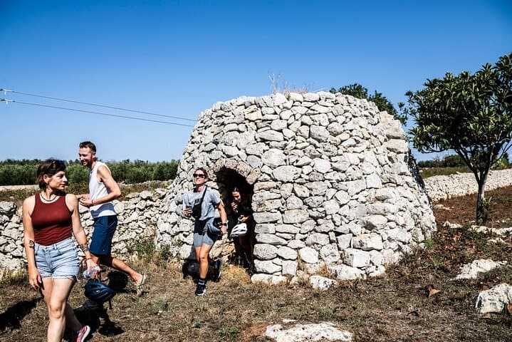 Lecce to Galatina E-Bike: Olive Mill & Wine Tasting + Taxi back