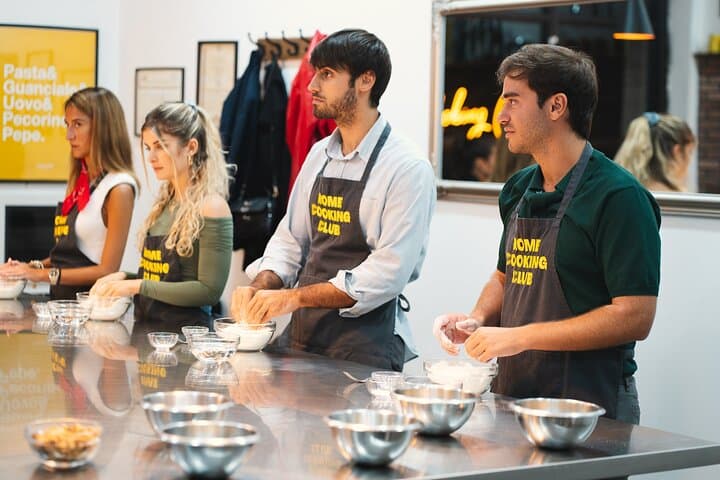 Rome Pizza Making Class with Aperol Spritz
