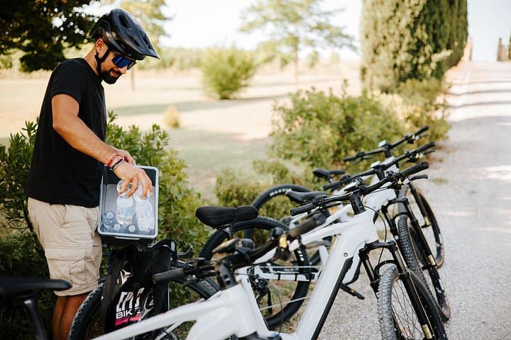 Cortona - eBike tour and wine tasting in the Val di Chiana [+40€]