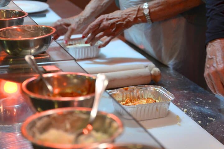 Authentic Lasagna and Fettuccine Pasta Making Class in Rome
