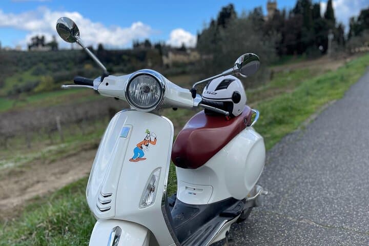 Chianti Vespa Tour with Wine Tasting from Florence