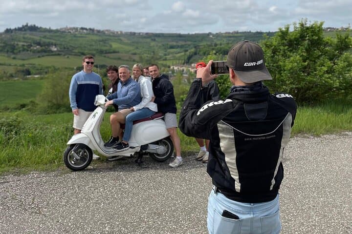 Chianti Vespa Tour with Wine Tasting from Florence