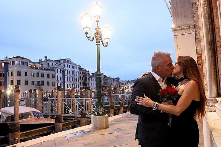V.I.P Marriage proposal in Gondola