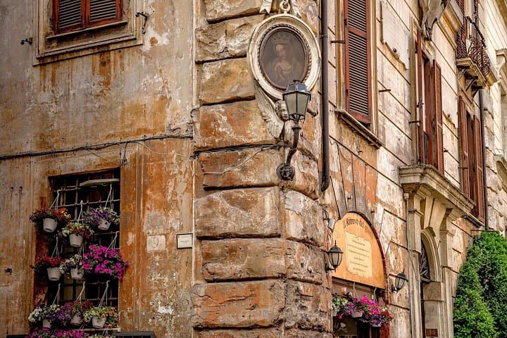 Discover rare architectural elements and their meaning.