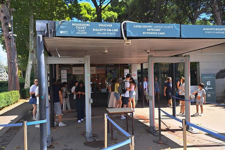 Porta Marina Inferiore entrance- dedicated line