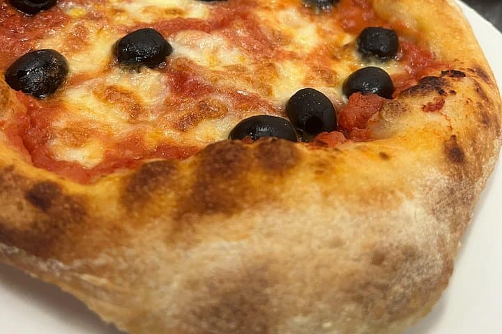 2 Hour Florence Pizza and Gelato Small Group Guided Cooking Class
