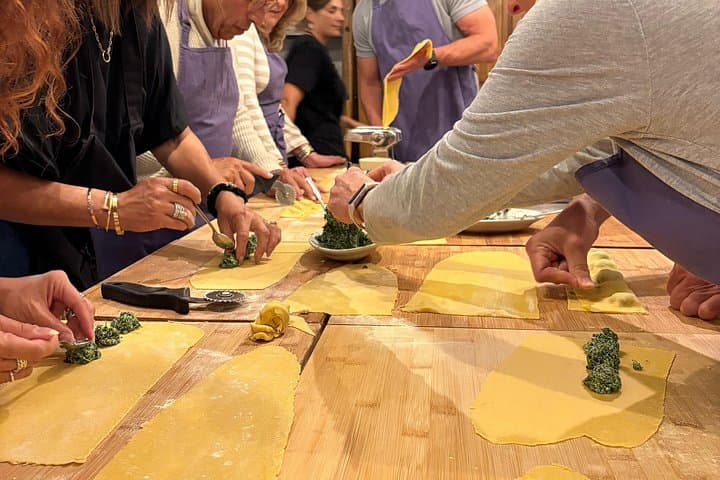 3 Hour Florence Pasta Making & Unlimited wine