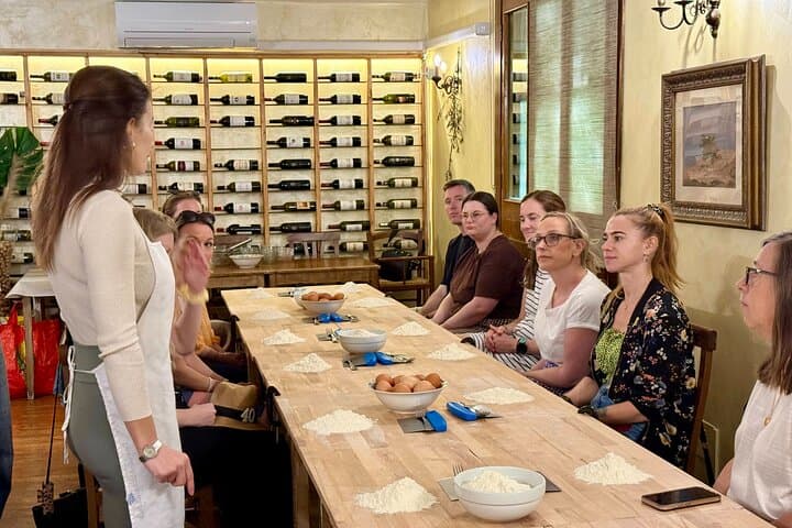 Florence Pasta and Tiramisu Cooking Class with Wine