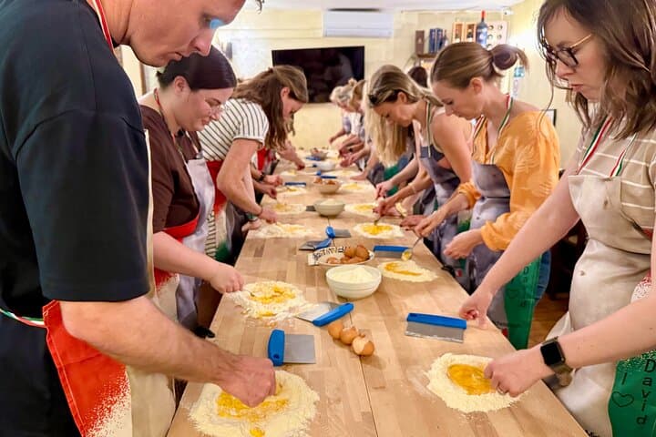 Florence Pasta and Tiramisu Cooking Class with Wine