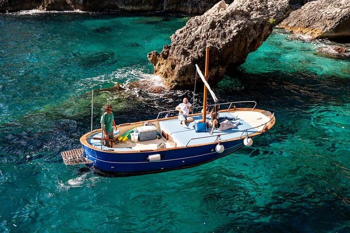 Private Capri Boat Tour with Local Captain & Faraglioni