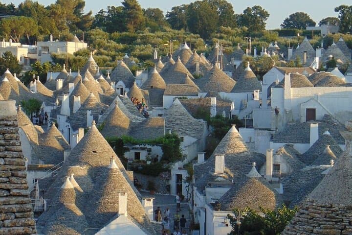 Private guided tour in Alberobello - discovering the trulli