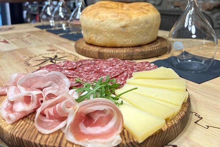Wine Tasting with Food Pairing at Lake Como