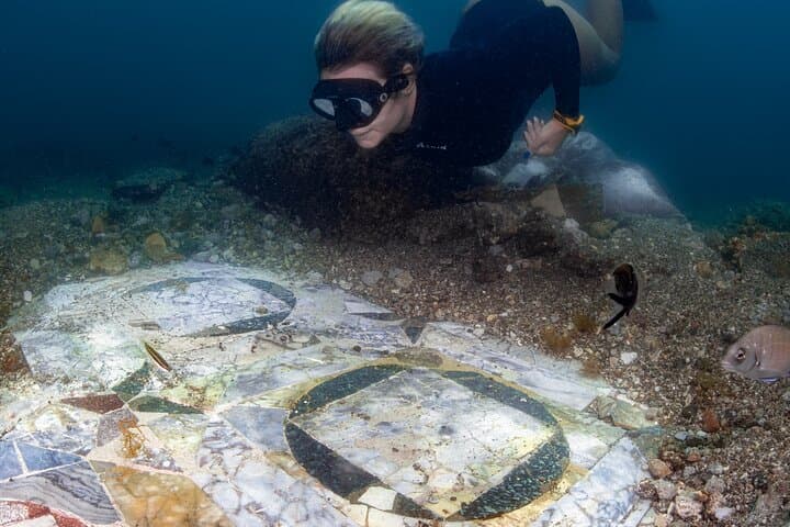 Snorkeling in the Sunken Pompeii Double Dive