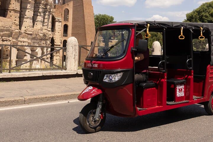 E-Tuk Tour: Highlights of Rome