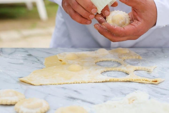 Cook and Eat in a Citrus Grove in Sorrento