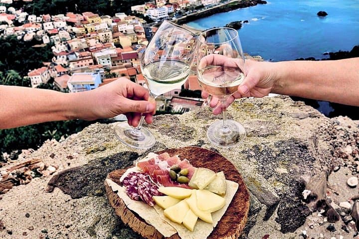 Castelsardo old town tour with aperitif