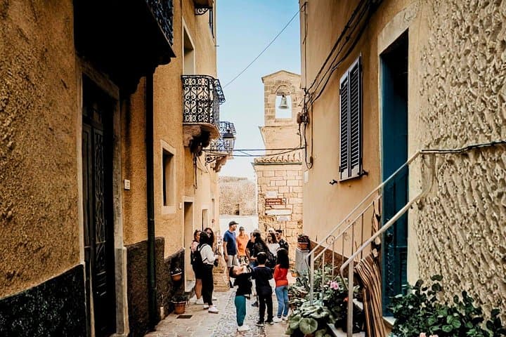 Castelsardo old town tour with aperitif