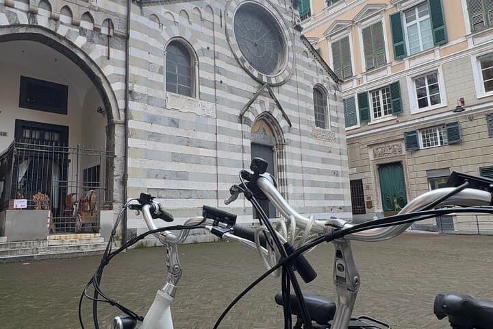E-Bike Rental & Self-Guided Audio Tour of Genoa