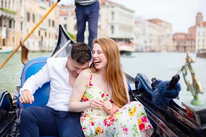 Gondola phhttps://media-cdn.tripadvisor.com/media/attractions-splice-spp-720x480/11/cb/d0/a0.jpgotoshoot Venice
