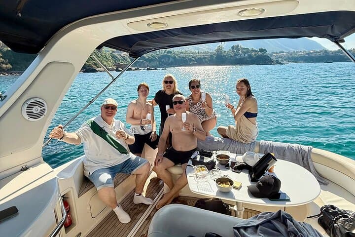 Cefalù : Mini Yacht Tour with Aperitif, Snorkeling and Caves