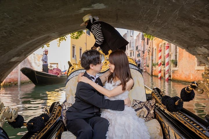 Venice Gondola photoshoot–a magical experience on the canals