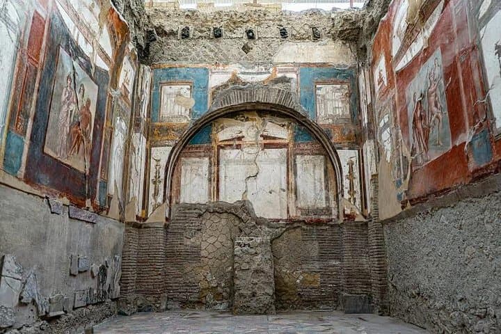 Naples to Pompeii & Mount Vesuvius Skip-the-Line Tour with Tickets