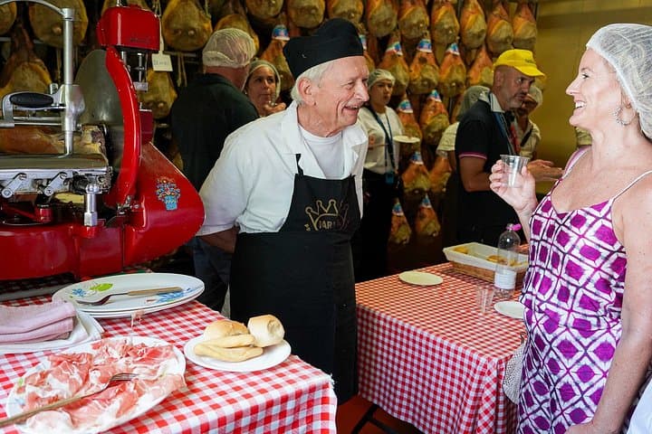 From Bologna: Parma, Parmesan and Ham Tour by Train 1st Class