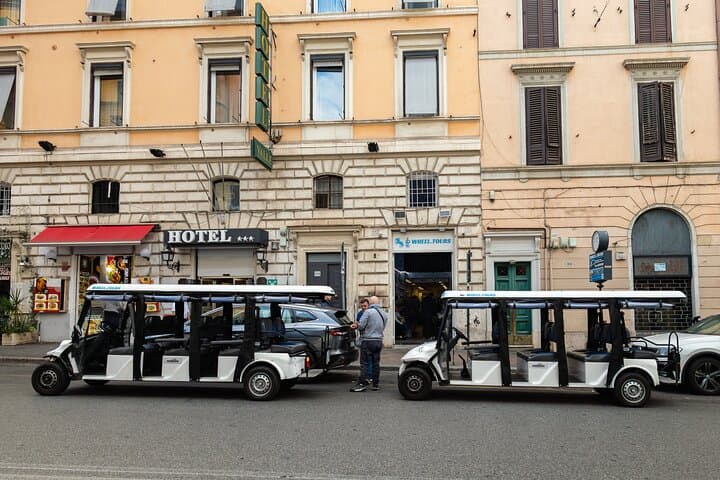 Rome Highlights City Guided Tour by Golf Cart with Gelato
