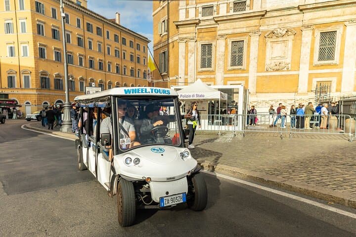 Rome Highlights City Guided Tour by Golf Cart with Gelato