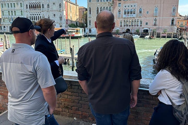 Description of the Grand Canal best houses