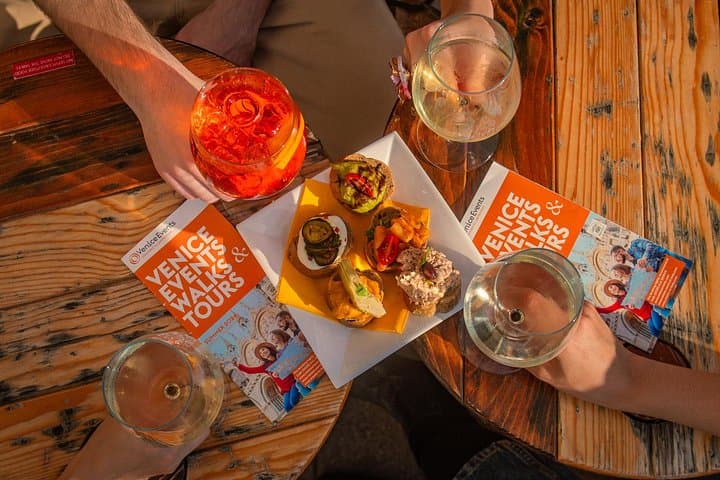 Venice Carnival Pub Crawl with Drinks & Masked Party Night
