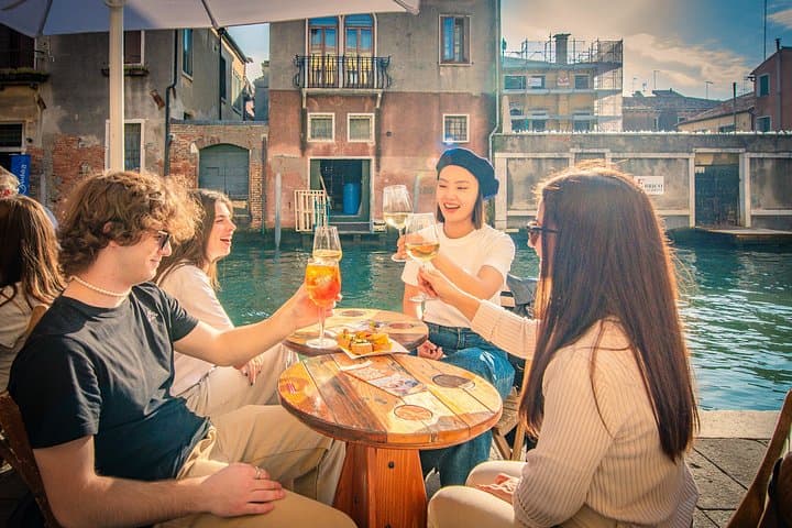 Venice: Private Aperitif & Cicchetti tasting and walking tour