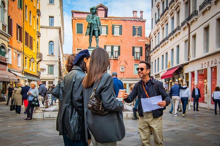 Venice: Private Aperitif & Cicchetti tasting and walking tour