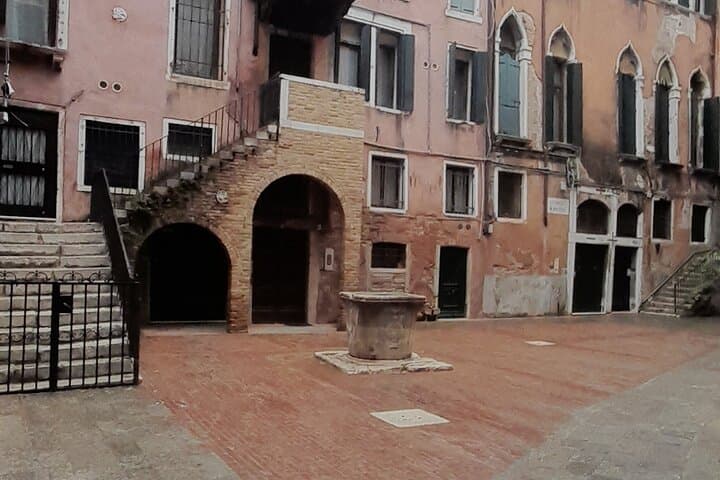 Mysteries and legends of Venice