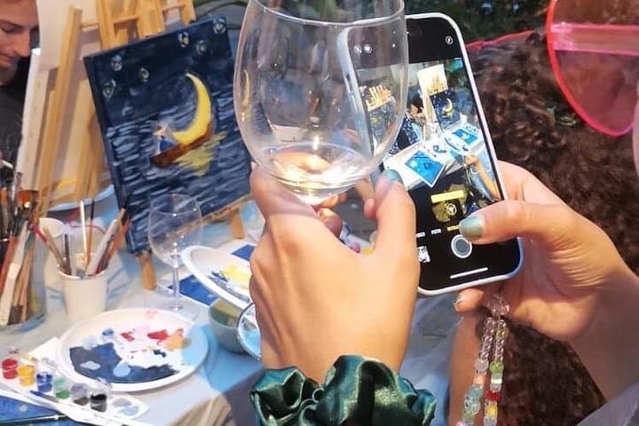 Art worshop with aperitif in Naples