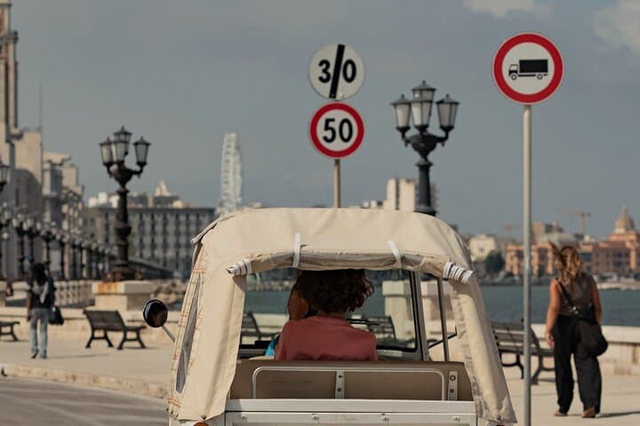 Bari Tuk Tuk tour along the coast