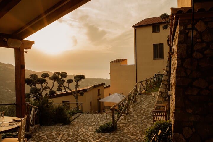 Pizza and mozzarella school on the hills of Sorrento
