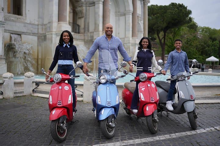 Rome’s Highest Hills Skyline Vespa Tour with Driver and Photo