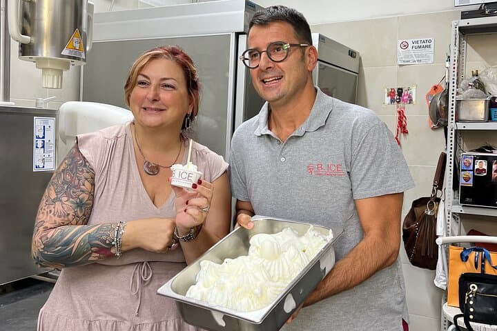 Florence Afternoon Food & Wine Tasting with Walking Tour
