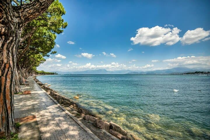 Semi-Private Verona & Lake Garda Tour from Venice & Treviso