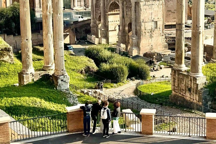 Rome Private Golf Cart Tour with Colosseum & Ancient Catacombs