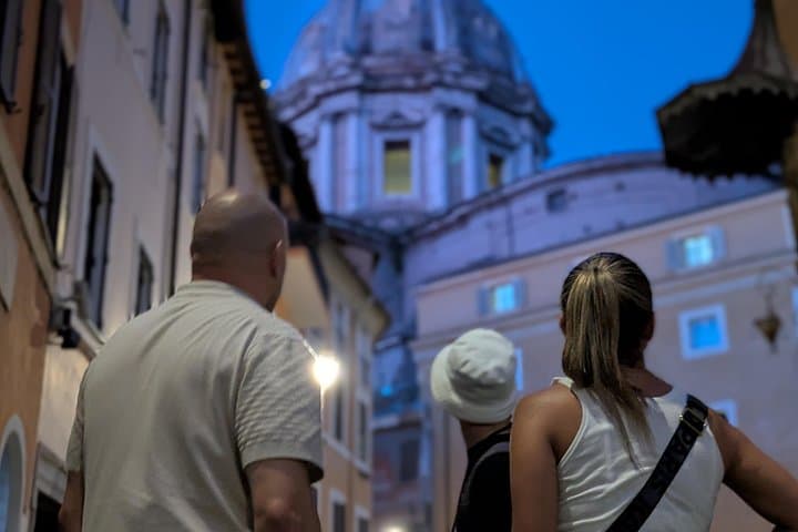 Rome Ghosts, Secrets Stories & Dark History Tour with Tasty Bites