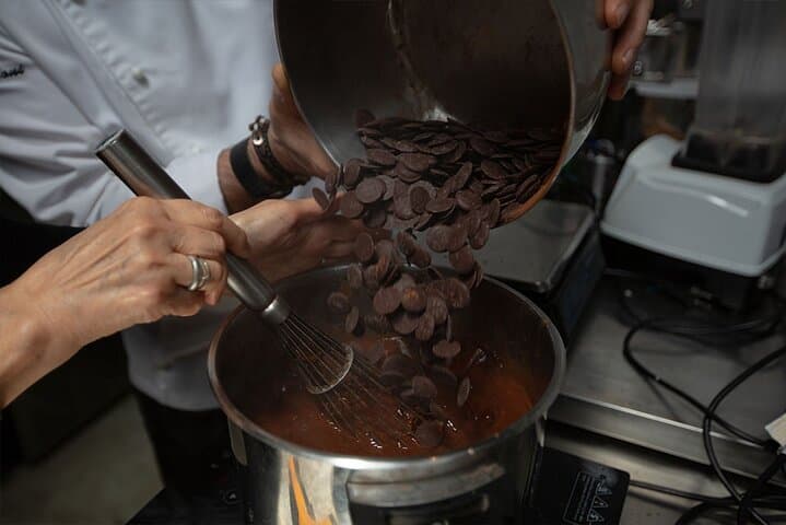 Prepare homemade ice cream with a real master