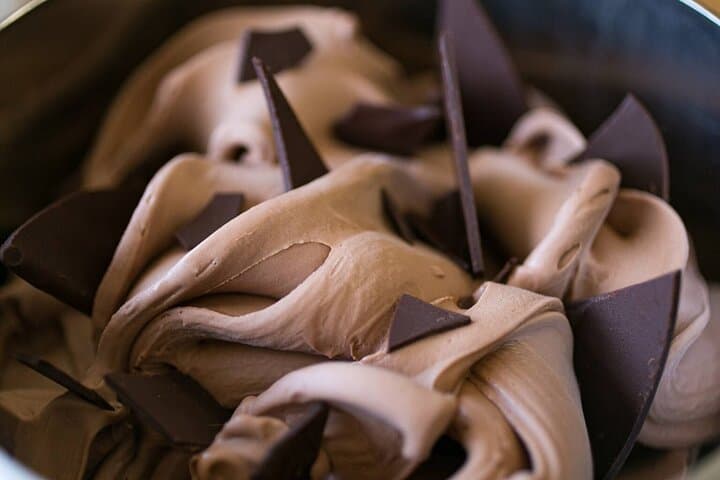 Prepare homemade ice cream with a real master