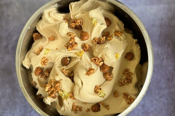 Prepare homemade ice cream with a real master
