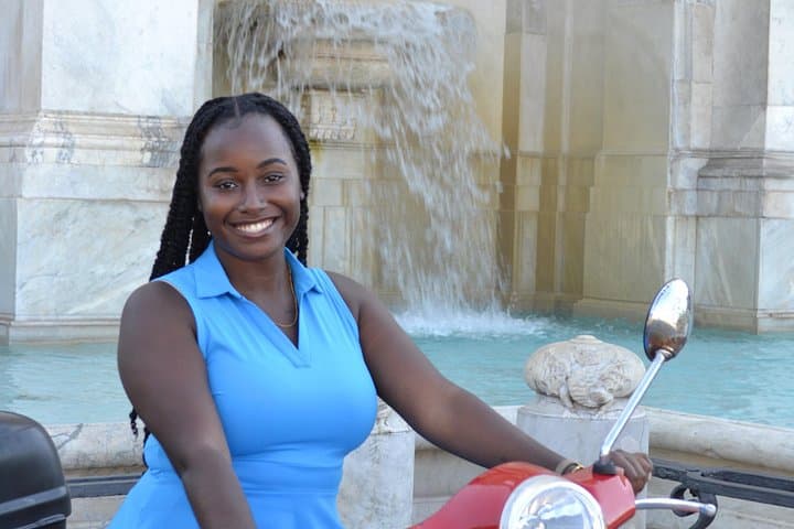 Roma Private Solo Vespa Tour with Pick Up and Drink